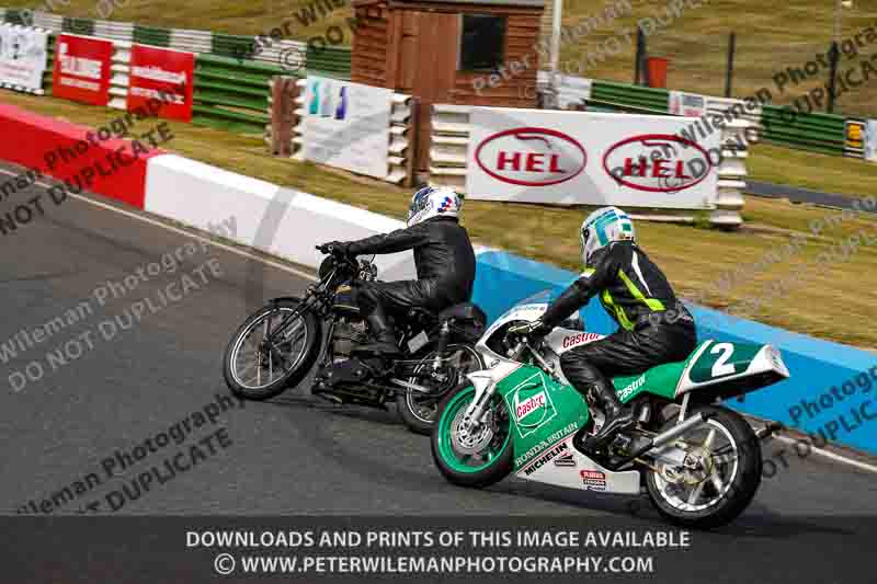 Vintage motorcycle club;eventdigitalimages;mallory park;mallory park trackday photographs;no limits trackdays;peter wileman photography;trackday digital images;trackday photos;vmcc festival 1000 bikes photographs